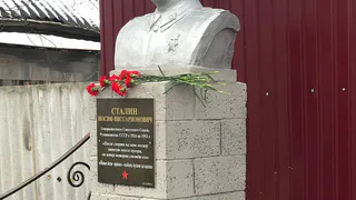 Коммунисты установили в одной из деревень Чувашии второй бюст Сталина