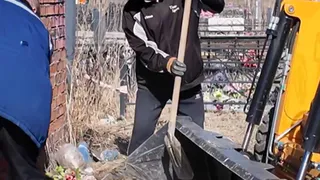 Коммунальщики Владимира наводят порядок на 18 кладбищах к Пасхе