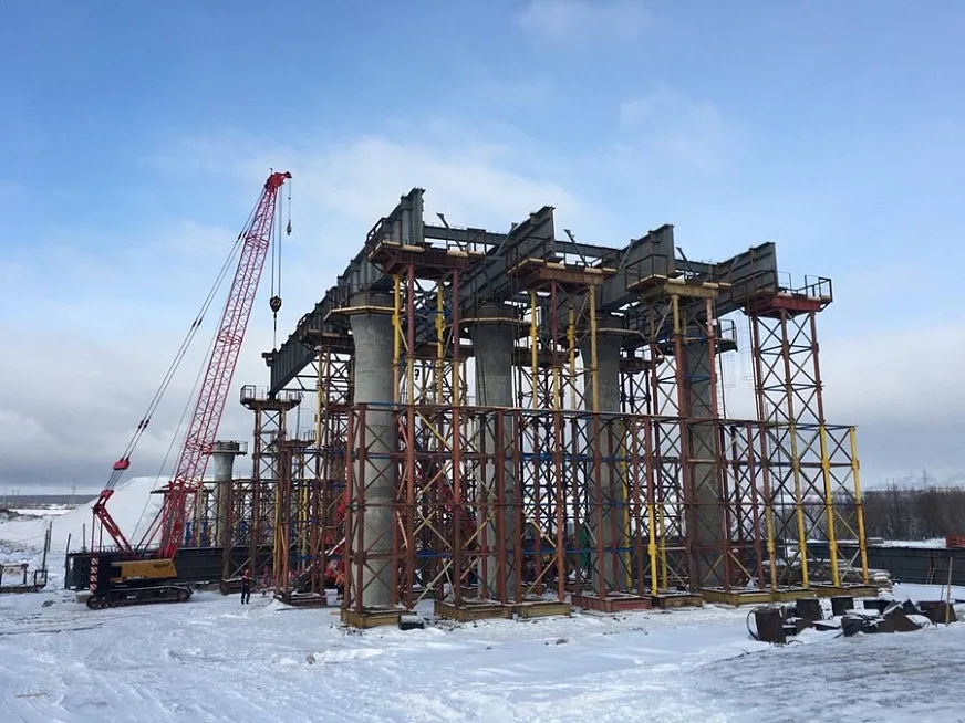 На обходе Нижнекамска и Челнов приступили к монтажу моста