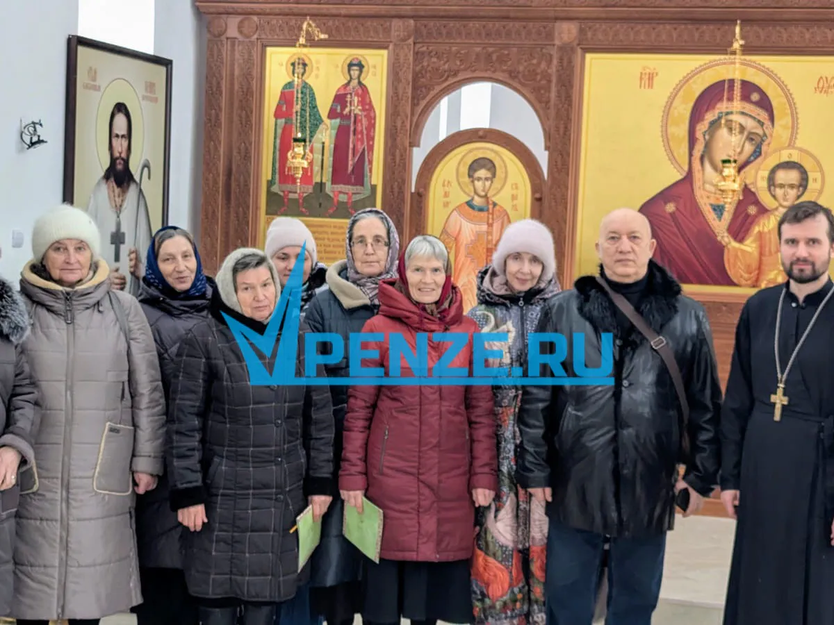 Паломники из Пензы посетили уникальный храм под Каменкой, где хранятся мощи старца Иоанна Кочетовского