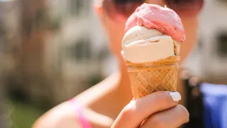 Роскачество в этом мороженом нашло "пальму", плесень и кишечную палочку. А мы его едим, да еще и детям даем