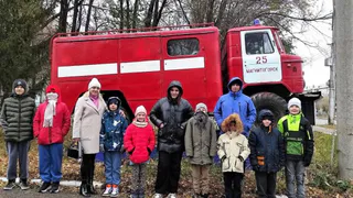 «С огоньком»: познавательная экскурсия в пожарную часть для детей и родителей состоялась в Магнитогорске