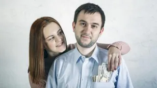 Мужья и жены назвали желаемую зарплату своих половинок