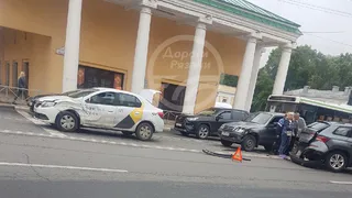 Без пострадавших: около рязанской филармонии столкнулись четыре машины