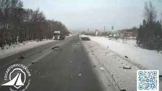 На Челябинской трассе иномарка "влетела" в грузовик