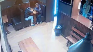 Во Владимире задержали подозреваемого в краже смартфона у спящего посетителя бара