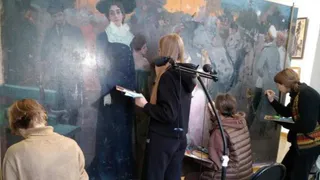 В Пензе студенты-реставраторы заканчивают работу над картиной «Концерт в Павловске» Горюшкина-Сорокопудова
