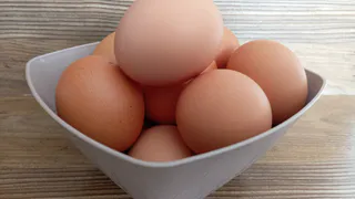 Никаких салонов: домашняя маска, после которой волосы блестят как после ламинирования