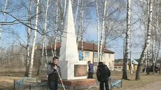 Жители Мурмино взяли под опеку памятник героям войны, не дожидаясь помощи государства