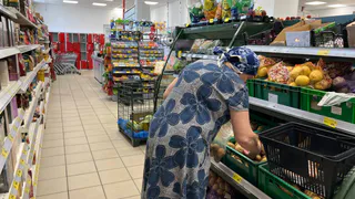 Эти продукты никогда не берут сами продавцы и вам не рекомендуют: 5 товаров, которых стоит избегать в магазине