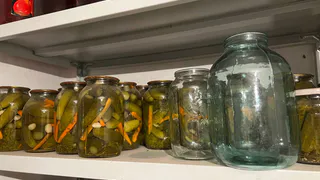 Огурцы «Взрывной вкус»: быстрый маринад, после которого просят приготовить ведро

