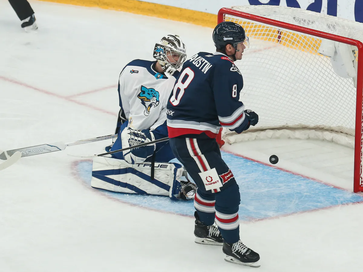 «Нефтехимик» обыграл «Барыс» со счетом 3:2