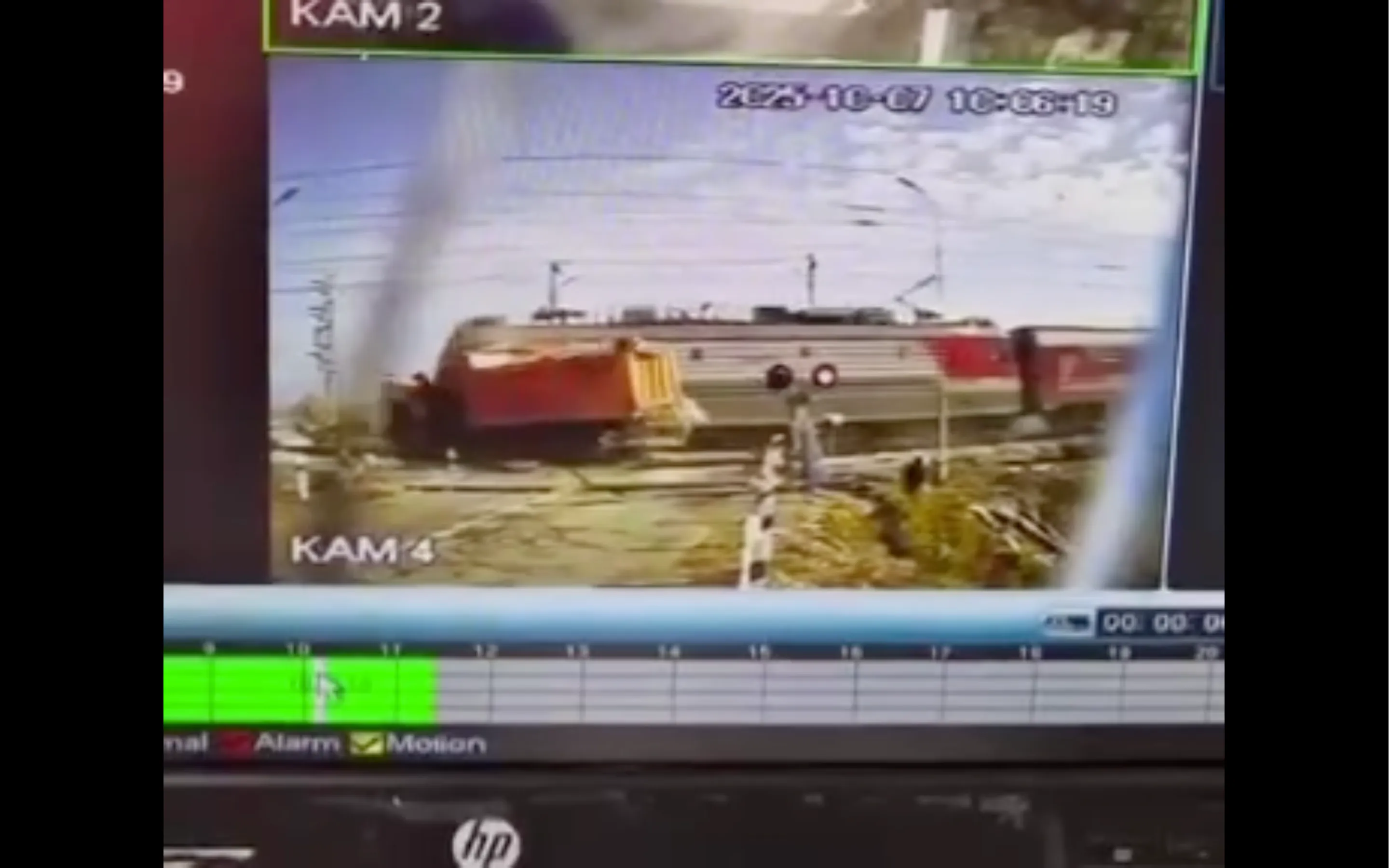 Появилось видео столкновения поезда с «КАМАЗом» (видео)