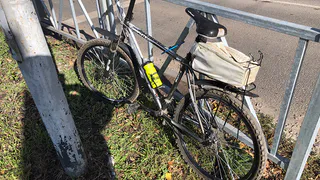 На улице Бирюзова "девяносто девятая" сбила велосипедиста