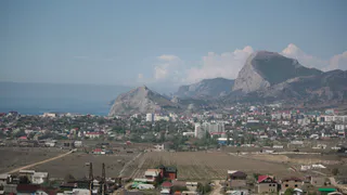 "Живу уже три года и уезжать совсем не планирую". Инженер приехал на неделю к другу в крымское село: остался навсегда