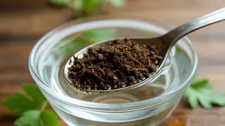 Спатифиллум осенью только это и ждет: 1 ложка в воду и «женское счастье» воспрянет духом