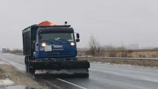 Владимирские дорожники очистили трассы и мосты после ноябрьского снегопада