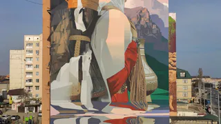 Красота: рязанский художник создал масштабное граффити в Дагестане