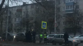 В Приокском столкнулись два автомобиля, рассказ очевидца