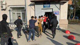 По решению судов из Челябинской области выгонят 91 мигранта