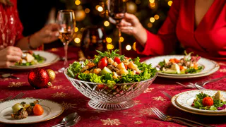 «Лошадь в лесу» вместо «Шубы»: салат-талисман на год Лошади, который приманит удачу на весь 2026-й