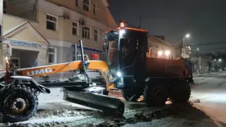 Владимирские коммунальщики с трудом очищают улицы из-за припаркованных машин