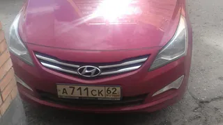 Народная жалоба: в Рязани наглый водитель Хендая перегородил своей машиной пандусы для колясок