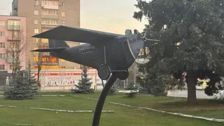 Кольчугине установили макет легендарного самолета АНТ-2