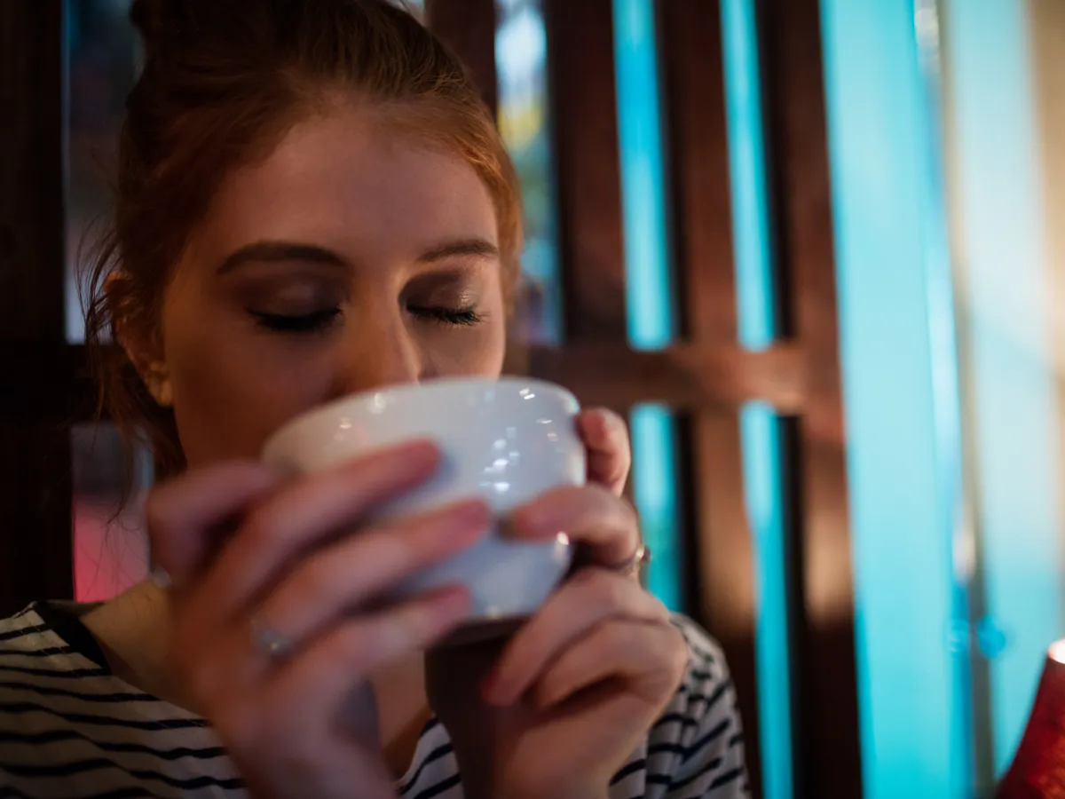 Не кофе и не какао: какой напиток на самом деле любит наш мозг