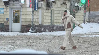 В Сосновоборске людям больше негде ходить из-за заваленных снегом дорожек