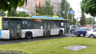 Запрос редакции: будут ли ремонтировать изношенную контактную сеть троллейбусов?