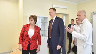 Губернатор Малков 1 июня посетил новый корпус онкодиспансера