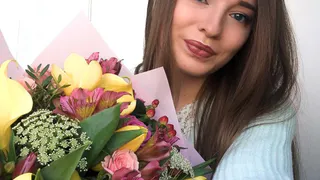 Instagram-подборка мартовских рязанских красавиц с красочными цветами