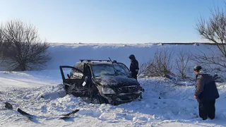 Не справилась с управлением: на трассе под Рязанью женщина на джипе вылетела в кювет