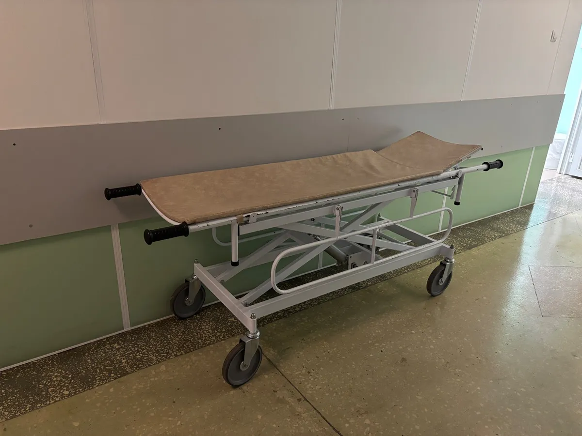 В Челябинской области школьник сломал позвоночник, катаясь на самодельной ледяной горке