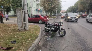 В центре Рязани в ДТП попали легковушка и мотоцикл