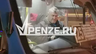 «Ну сгнил, что тут сказать, бывает!»: пензенцы обсудили поездку с огромной дырой в полу местного автобуса 