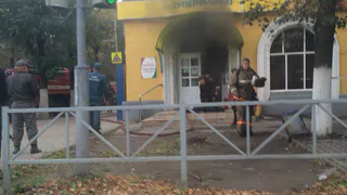 Пожар в центре Рязани. Прохожие заметили дым в магазине "Пеликан"
