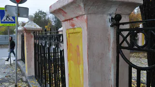 Подрядчик изуродовал ограду Верхнего городского парка Рязани