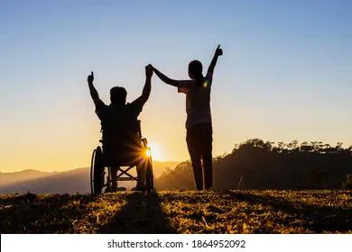 Россиянам напомнили, как получить выплату при уходе за пожилым человеком