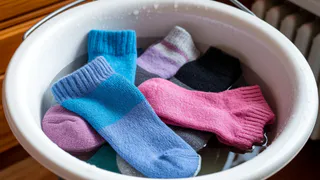 Складываю в пакет носки - и они опять идеально чистые: не нужно ни замачивать, ни тереть