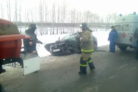 В Рязанской области столкнулись Mercedes и «Лада Веста» - есть пострадавшие