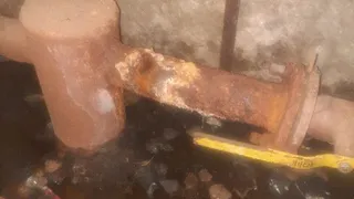 Рязанцы пожаловались на «гниющий дом» после коммунальной аварии