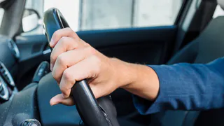 С 10 августа каждый водитель обязан выполнить это действие. Иначе лишат прав на полгода