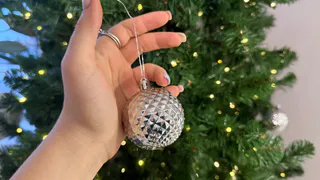 На вид обычный мусор, а на деле - взнос по ипотеке: за какую советскую ёлочную игрушку коллекционеры готовы заплатить полмиллиона