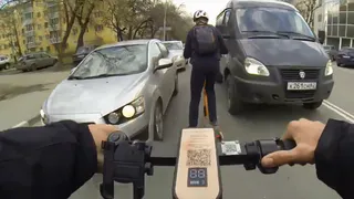 Рязанские пранкеры проехались на самокатах по встречке. Теперь ими займется полиция