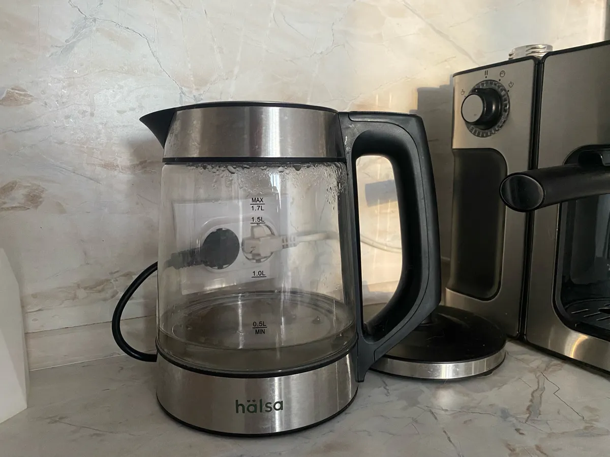 Всего один фрукт, и от накипи в чайнике не останется и следа: удаляет слой любой толщины