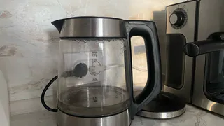 Всего один фрукт, и от накипи в чайнике не останется и следа: удаляет слой любой толщины