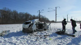 Под Рязанью поезд протаранил легковой автомобиль