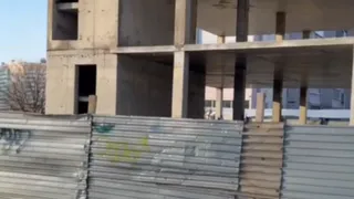 В Татарстане рабочие строят дом под громкую музыку